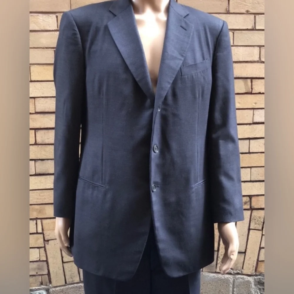 Giorgio Armani Borgo 21 charcoal 2-Piece Italian Size 54 US 44